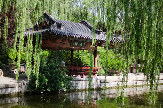 大明湖 瑤榭亭