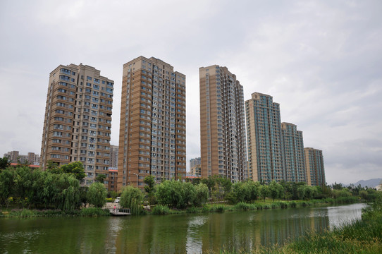 河邊人家