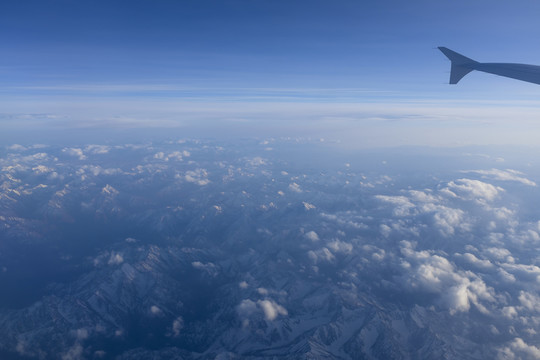 藍(lán)天 雪山