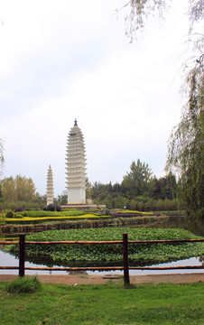 白塔