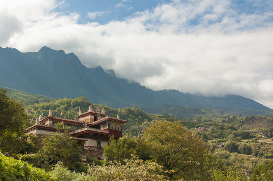 高原下的甲居藏乡