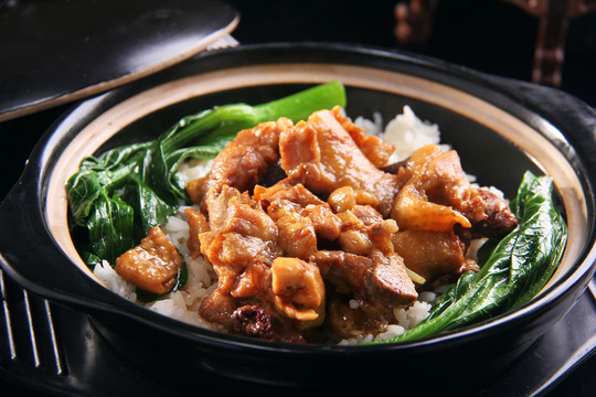 滑雞煲仔飯