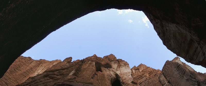 山洞