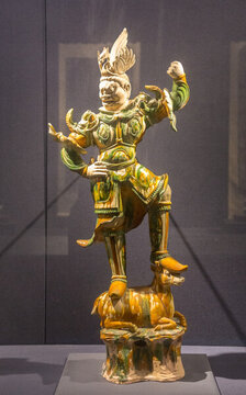 唐三彩天王俑
