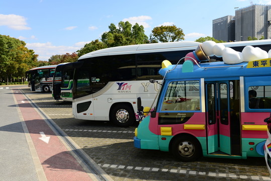 校車