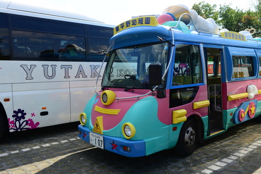 校車
