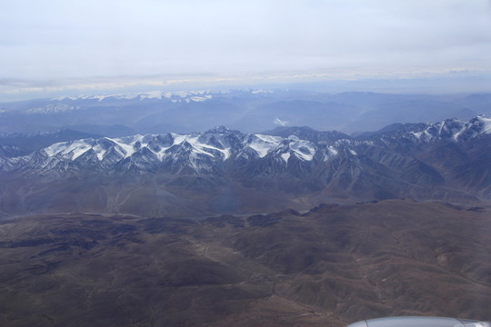 空中俯瞰祁連山脈
