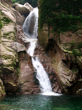 青島嶗山北九水潮音瀑