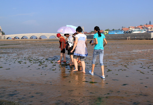 海邊玩耍