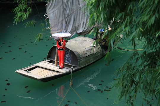 龍進溪