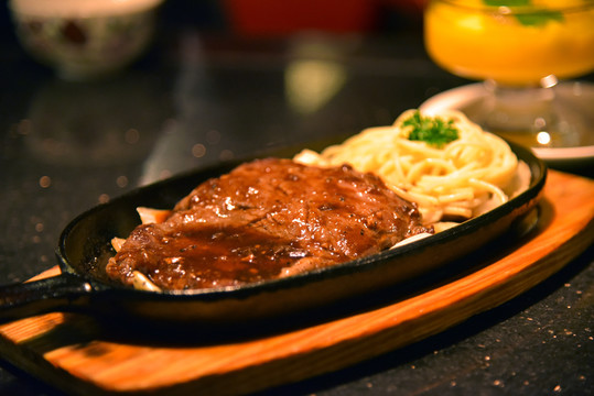 黑椒牛排