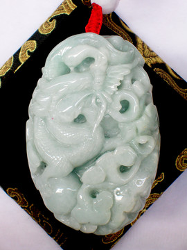 翡翠祥云蟠龍掛飾
