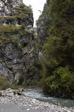 虎牙大峽谷 高山溪流