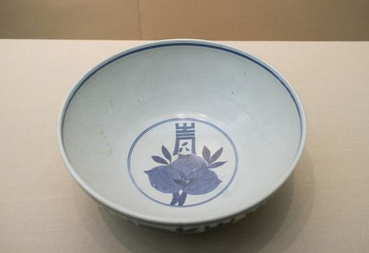 青花貫套壽桃碗
