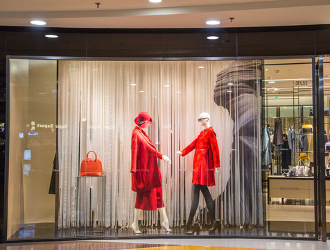 女裝專賣店櫥窗展示（高清大圖）