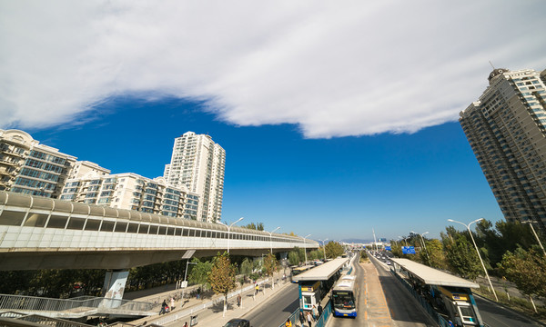 立湯路、藍(lán)天和建筑