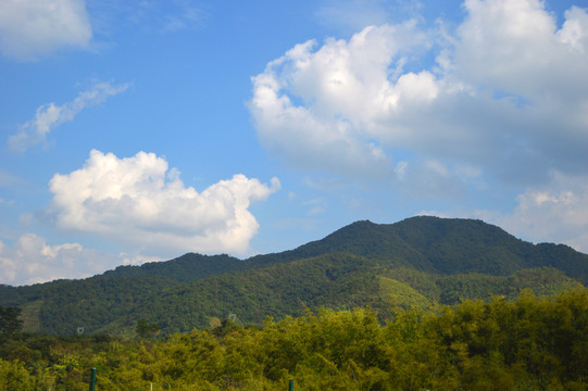 山景藍天白云