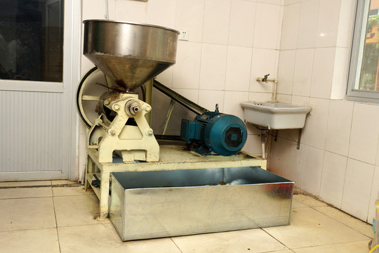 研磨機(jī) 油坊 花生壓榨機(jī)