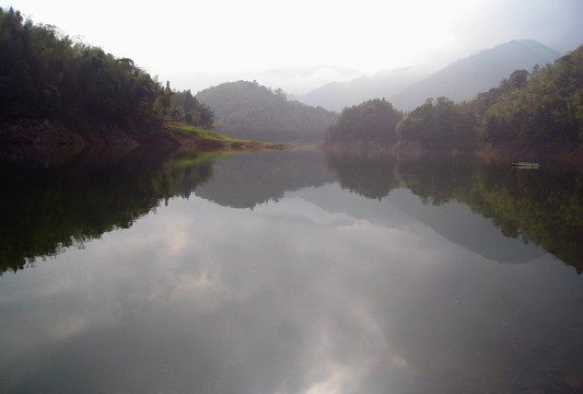 山色水影