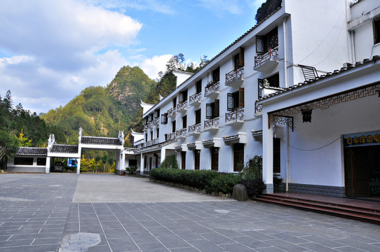 南方青瓦白墻建筑 馬鞍墻