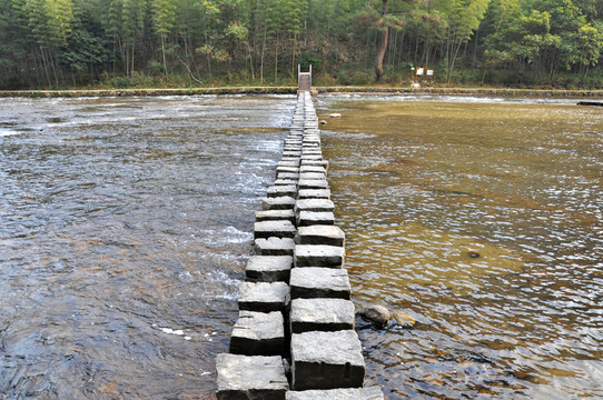 水上石橋