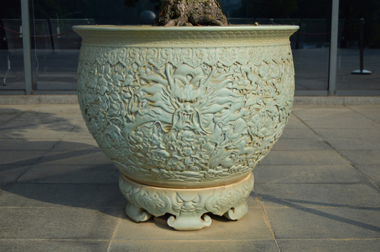 龍雕花盆