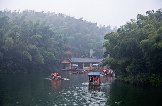 蜀南竹海海中海景區(qū)竹排