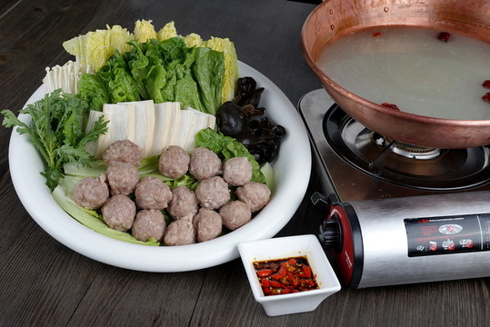 自打肉丸臥雞蛋湯