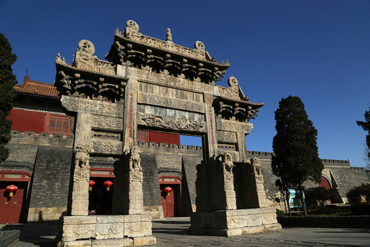 岱廟南門石牌坊