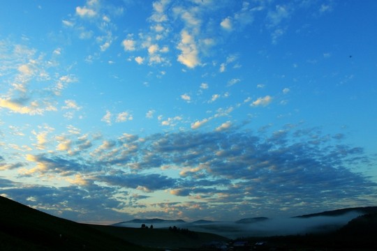 鄉(xiāng)村的早晨 天空素材