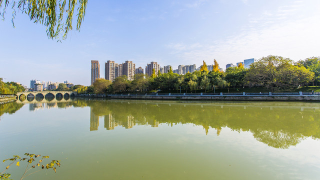 府南河畔
