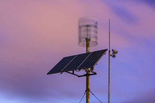 風(fēng)力發(fā)電太陽能發(fā)電