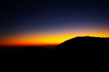 天際 夕陽(yáng)紅