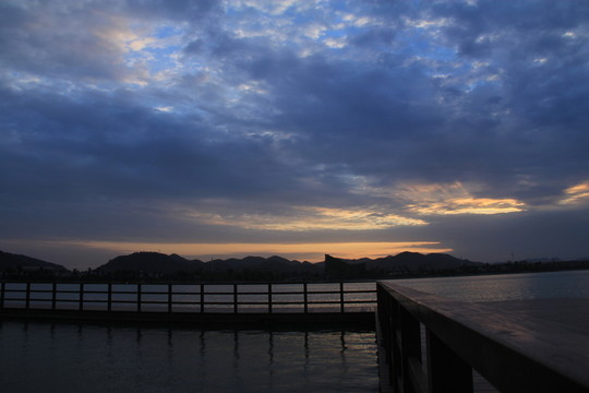 長沙梅溪湖夕陽晚霞