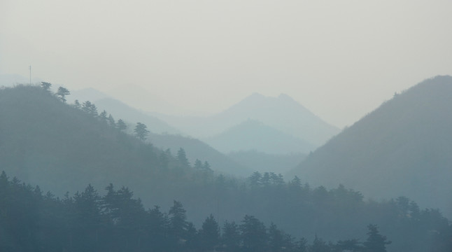 山峰 山坳