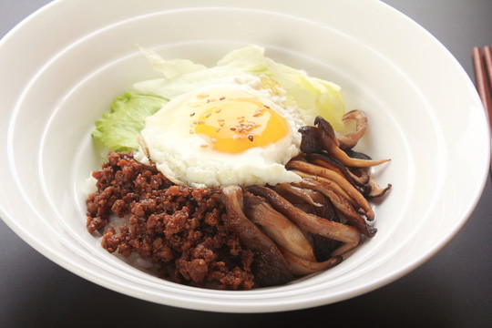 什錦拌飯