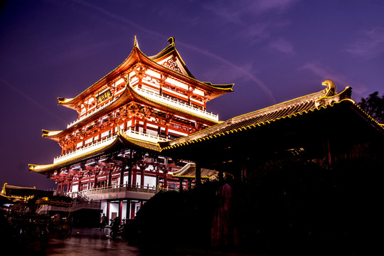 長沙杜甫江閣夜景