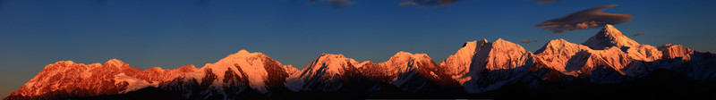 貢嘎雪山