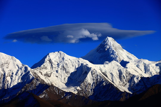 貢嘎雪山
