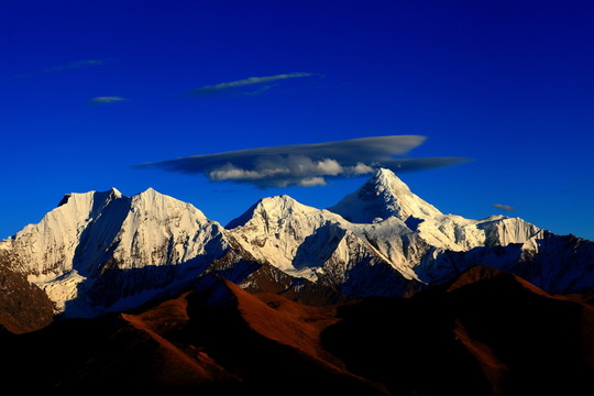 貢嘎雪山