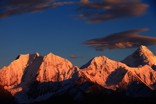 貢嘎雪山