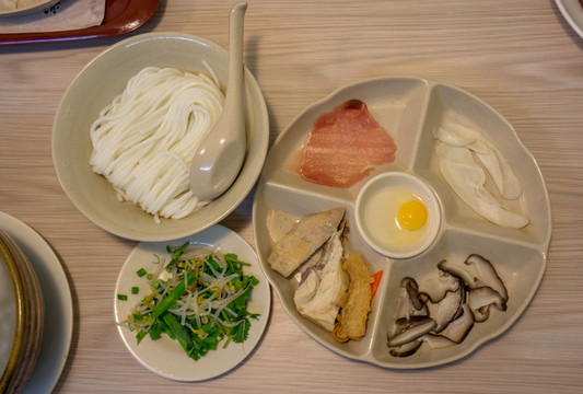 云南過橋米線