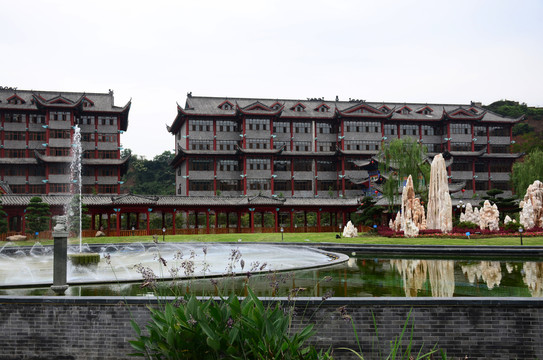 假山及噴泉