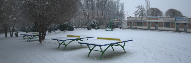 下雪天寧?kù)o的校園