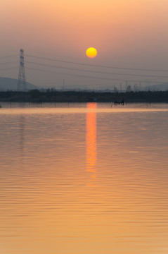 湖泊日落