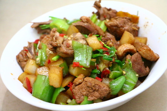 炒鴨肉