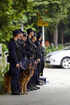 特警