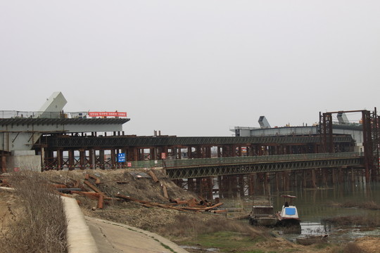派河大橋建設