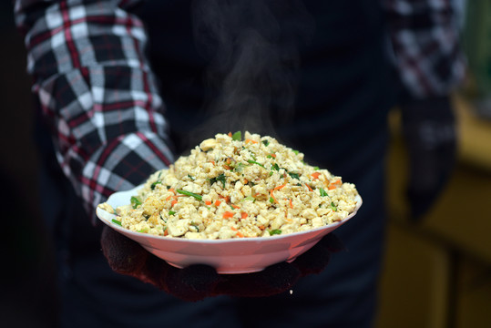 雞刨豆腐