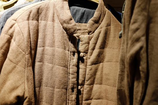 手工傳統(tǒng)服裝